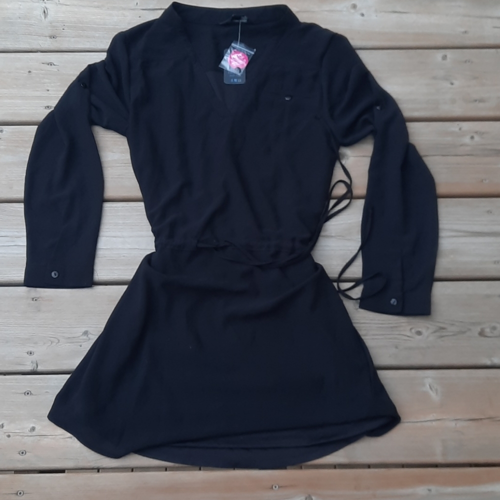 Dress‎